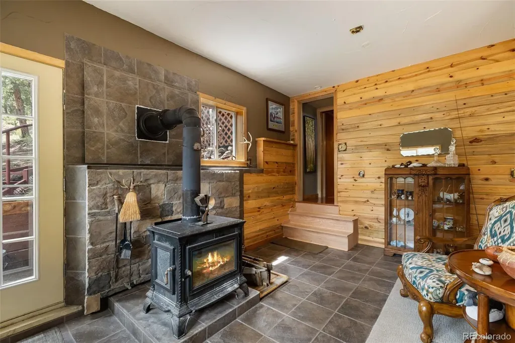 11396 County Road 102 Guffey CO 80820