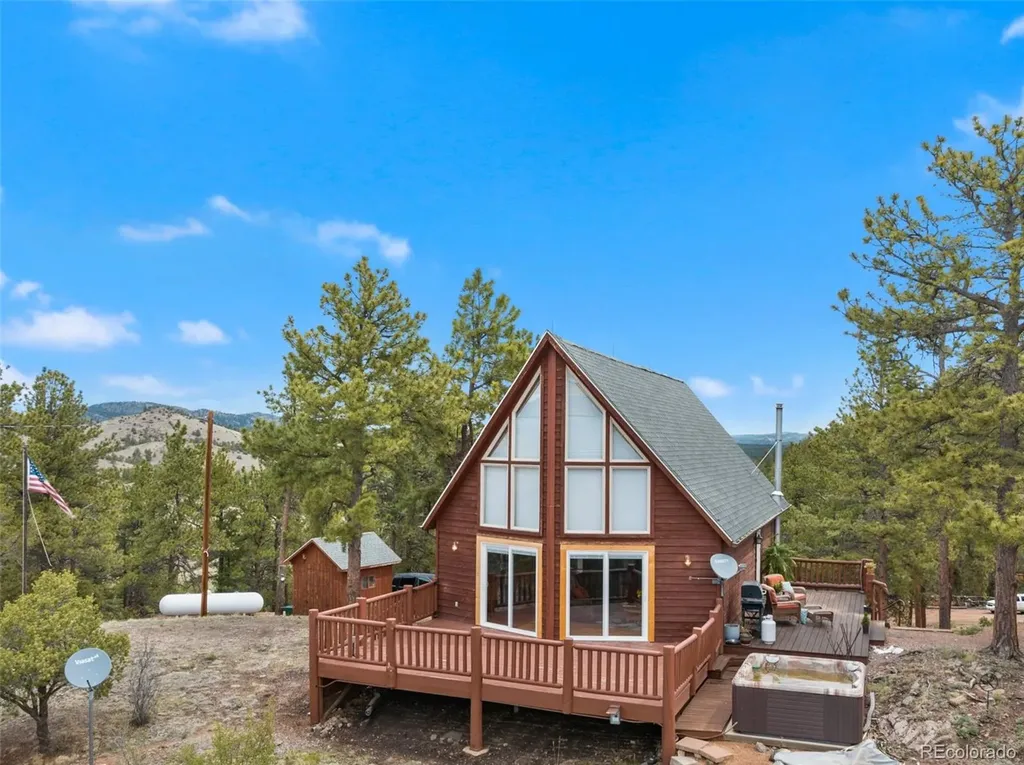 11396 County Road 102 Guffey CO 80820