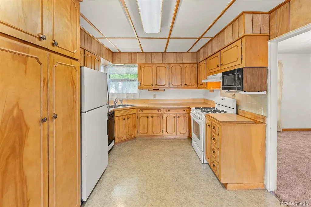 322 Emerson Street Wray CO 80758
