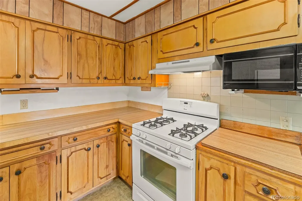 322 Emerson Street Wray CO 80758