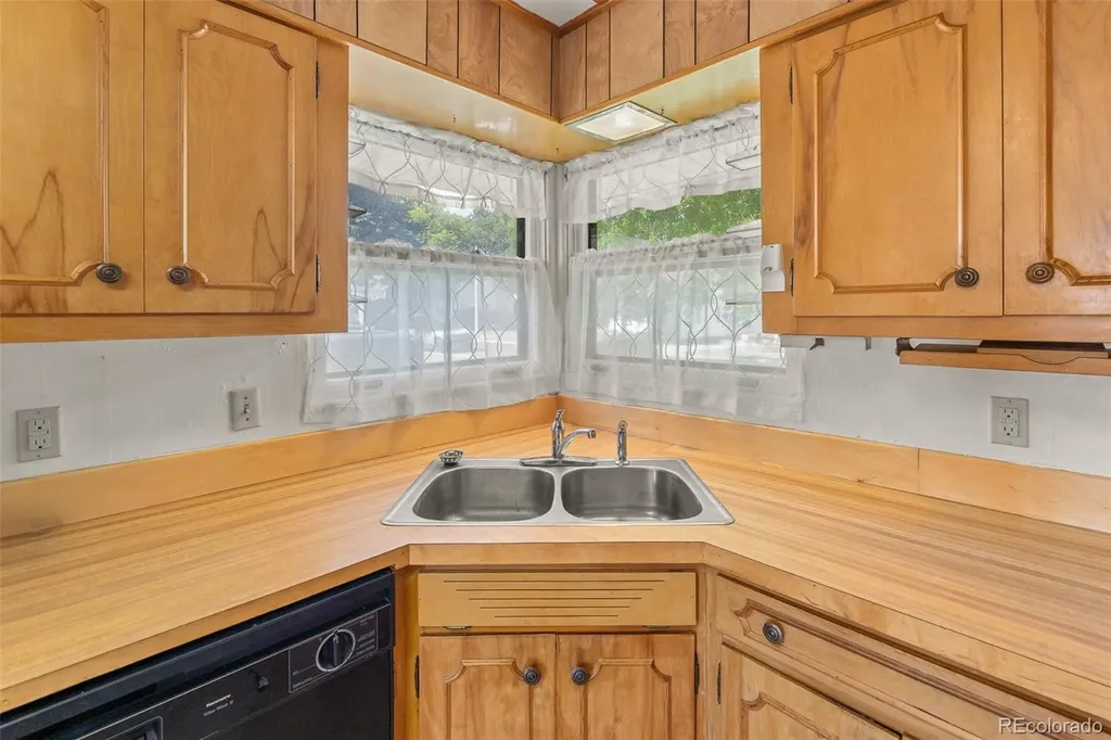 322 Emerson Street Wray CO 80758