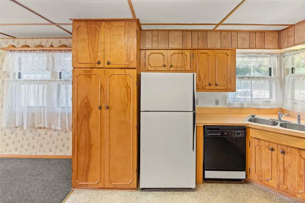 322 Emerson Street Wray CO 80758