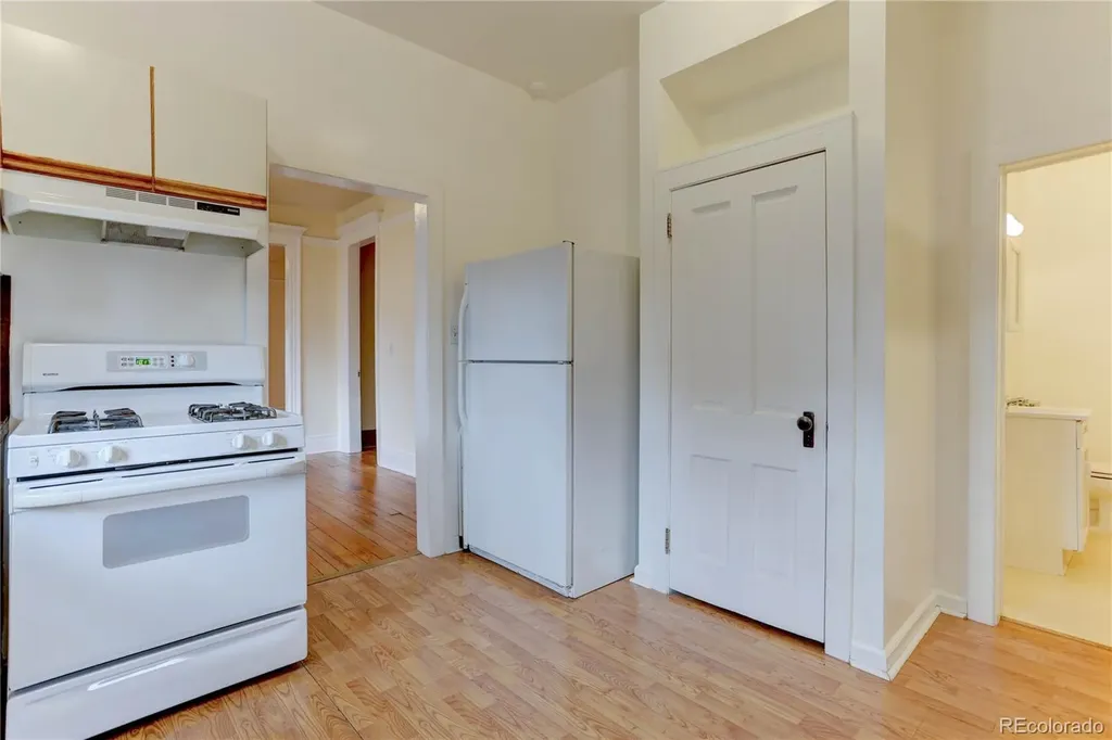 2437 W Caithness Place Denver CO 80211