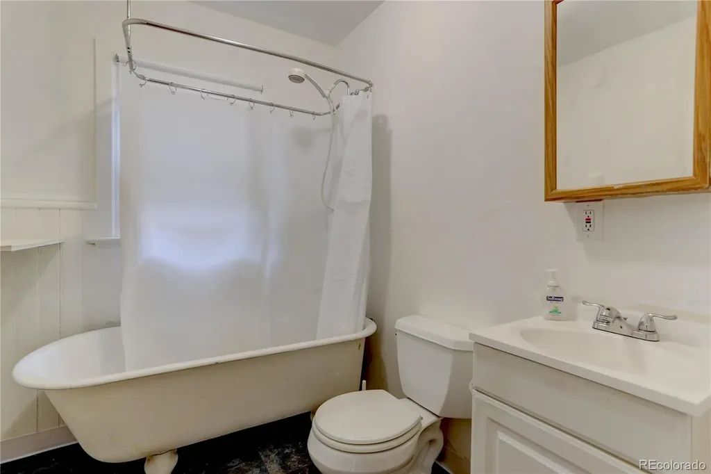 2437 W Caithness Place Denver CO 80211