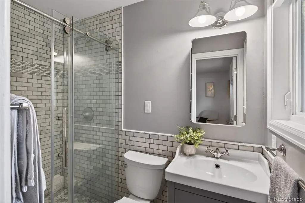 7862 S Vine Street Centennial CO 80122