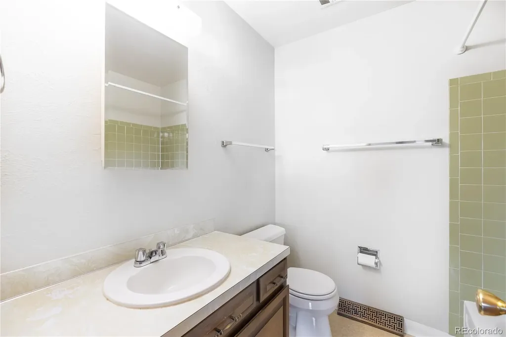 6547 W Portland Avenue Littleton CO 80128