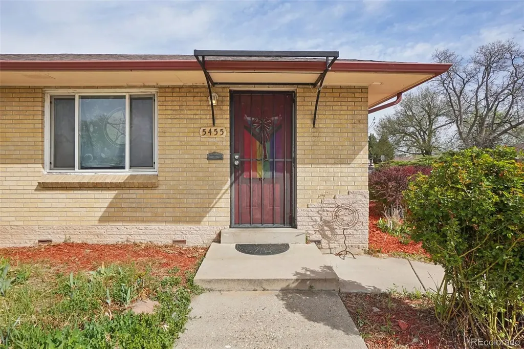 5457-5455 E 36th Avenue Denver CO 80207