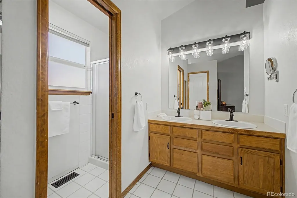 2137 Kay Street Longmont CO 80501