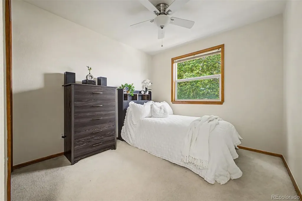 2137 Kay Street Longmont CO 80501