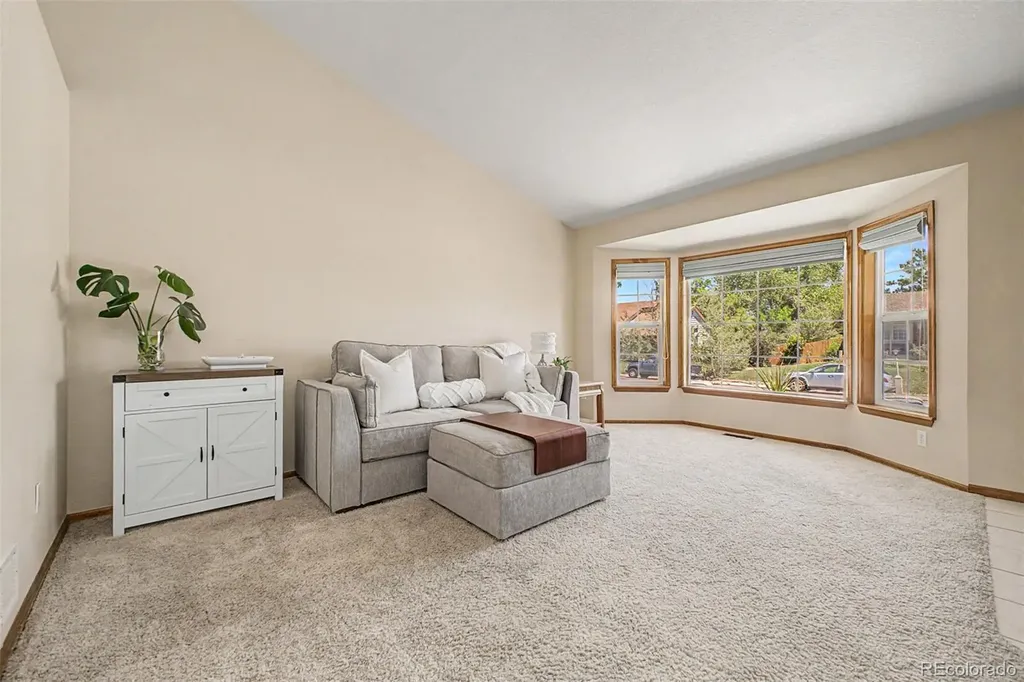 2137 Kay Street Longmont CO 80501