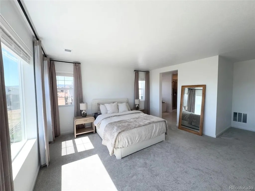 8812 Whiteclover Street Littleton CO 80125