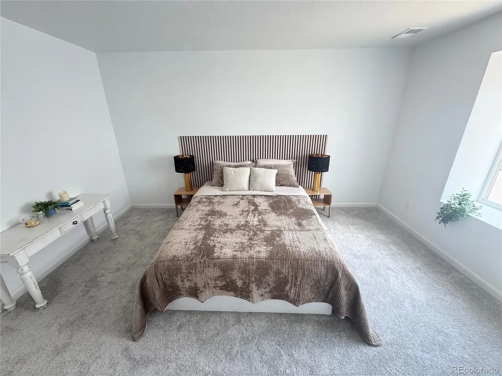 8812 Whiteclover Street Littleton CO 80125