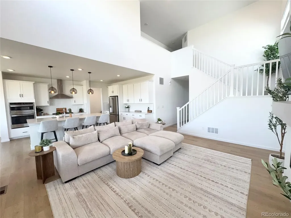 8812 Whiteclover Street Littleton CO 80125