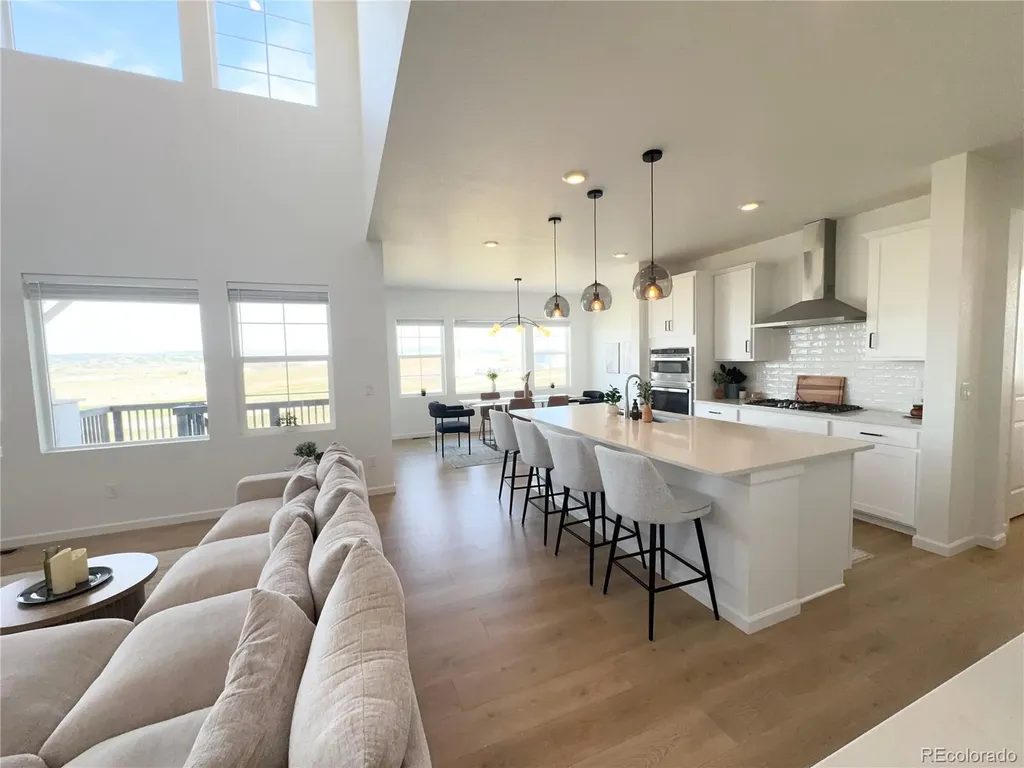 8812 Whiteclover Street Littleton CO 80125