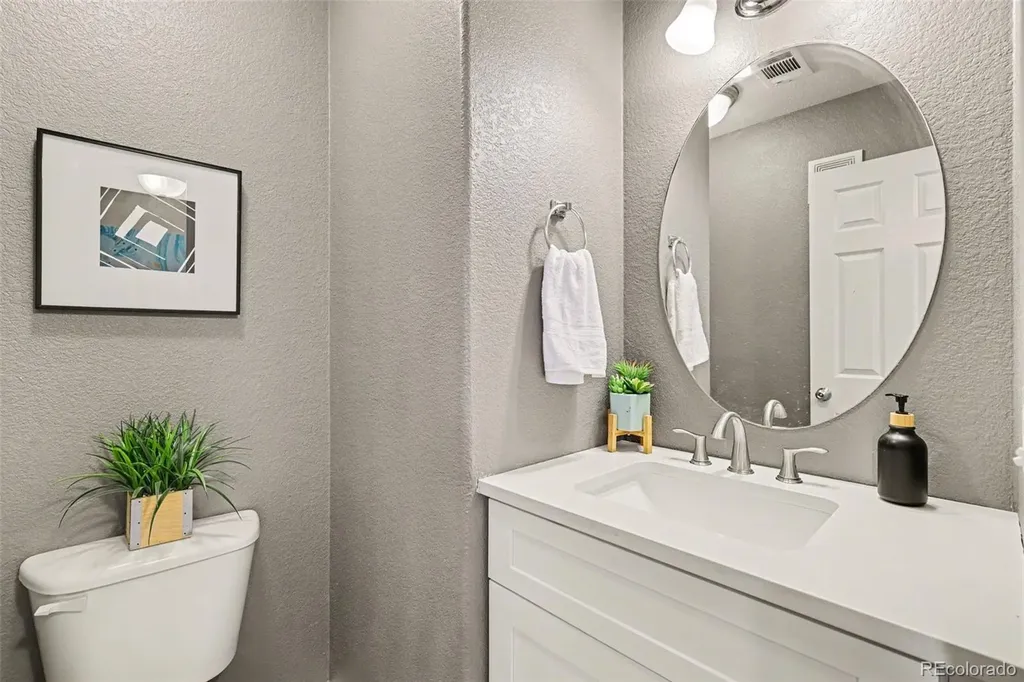 1509 S Florence Court Aurora CO 80247