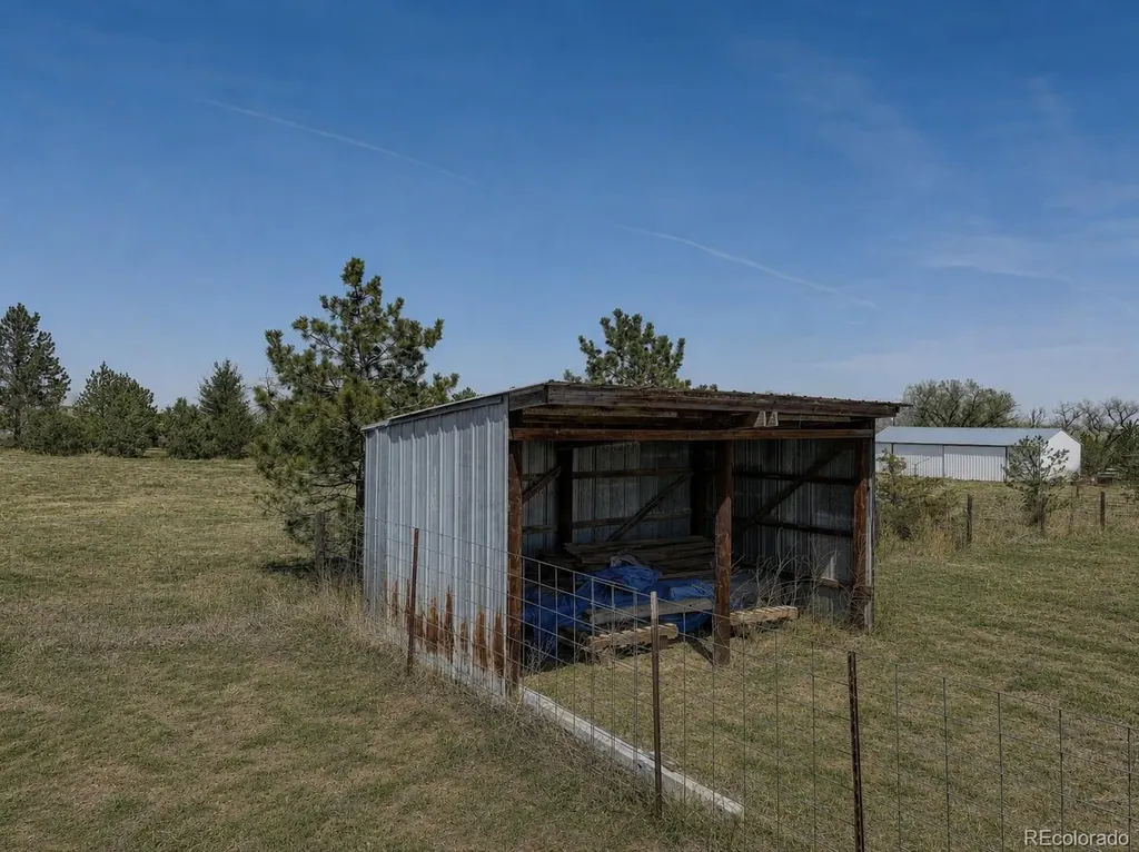59956 E Commanche Way Strasburg CO 80136