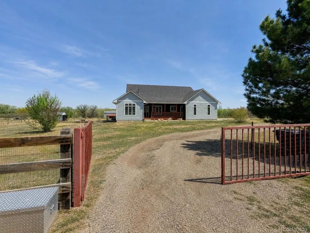 59956 E Commanche Way Strasburg CO 80136