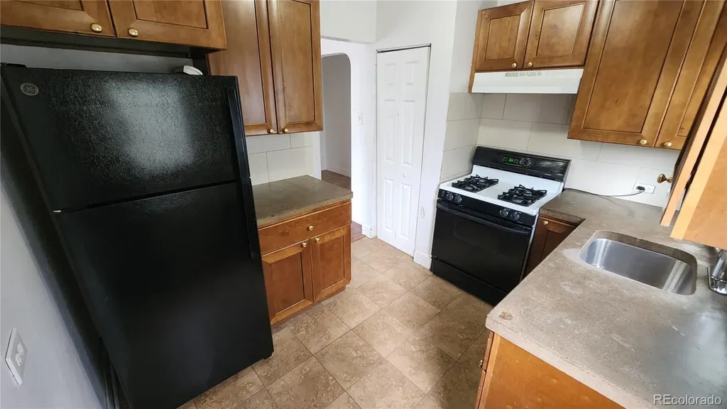 3233 N Steele Street Denver CO 80205