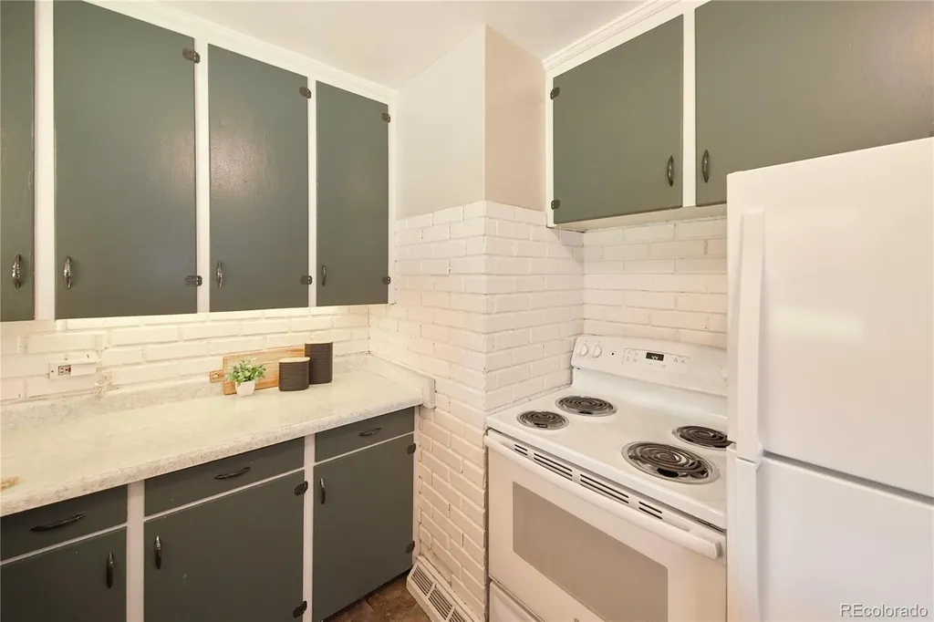 5185 Beach Court Denver CO 80221