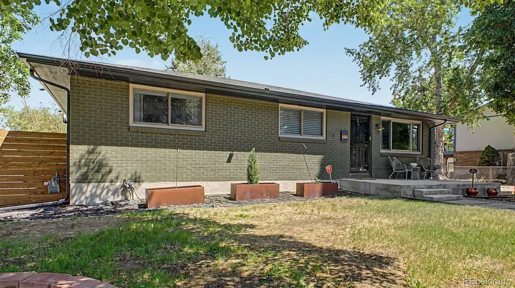 5050 S Linden Drive Englewood CO 80110