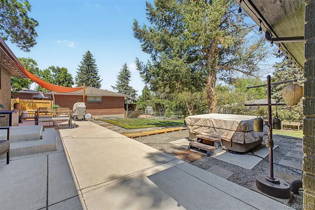 5050 S Linden Drive Englewood CO 80110