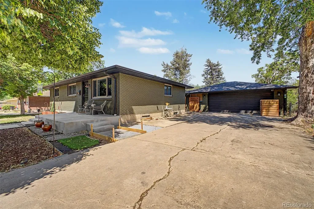 5050 S Linden Drive Englewood CO 80110