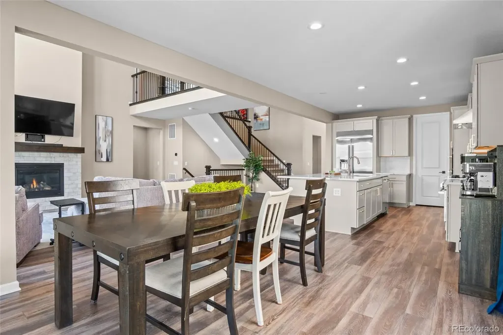 5909 Los Olivas Point Parker CO 80134