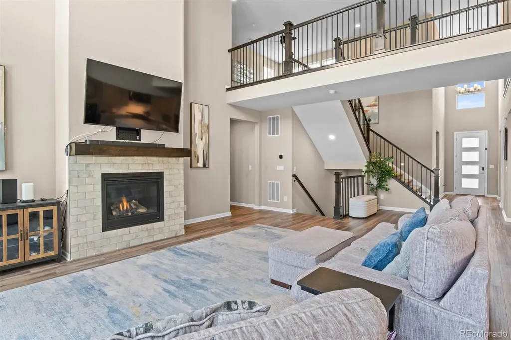 5909 Los Olivas Point Parker CO 80134