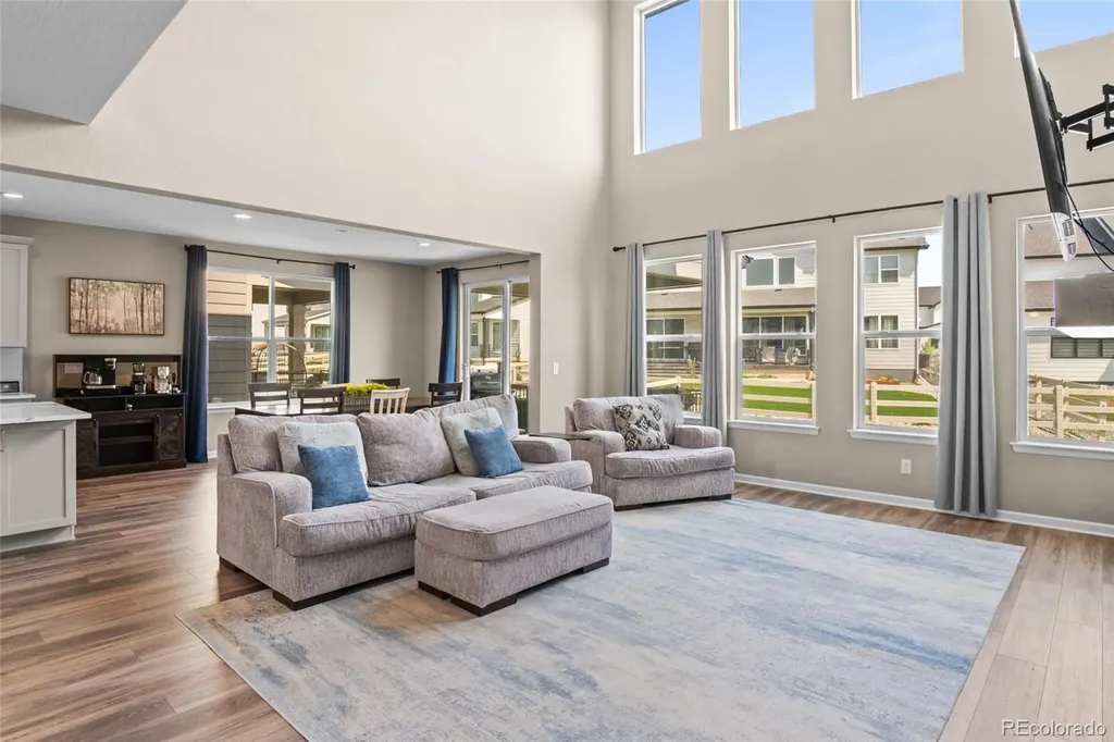 5909 Los Olivas Point Parker CO 80134