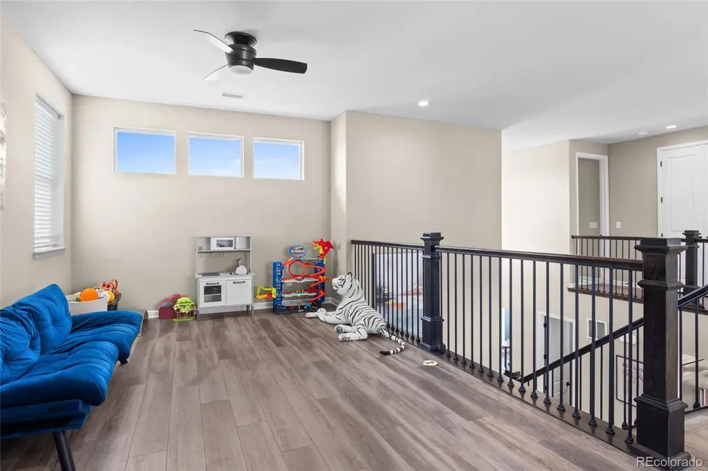 5909 Los Olivas Point Parker CO 80134