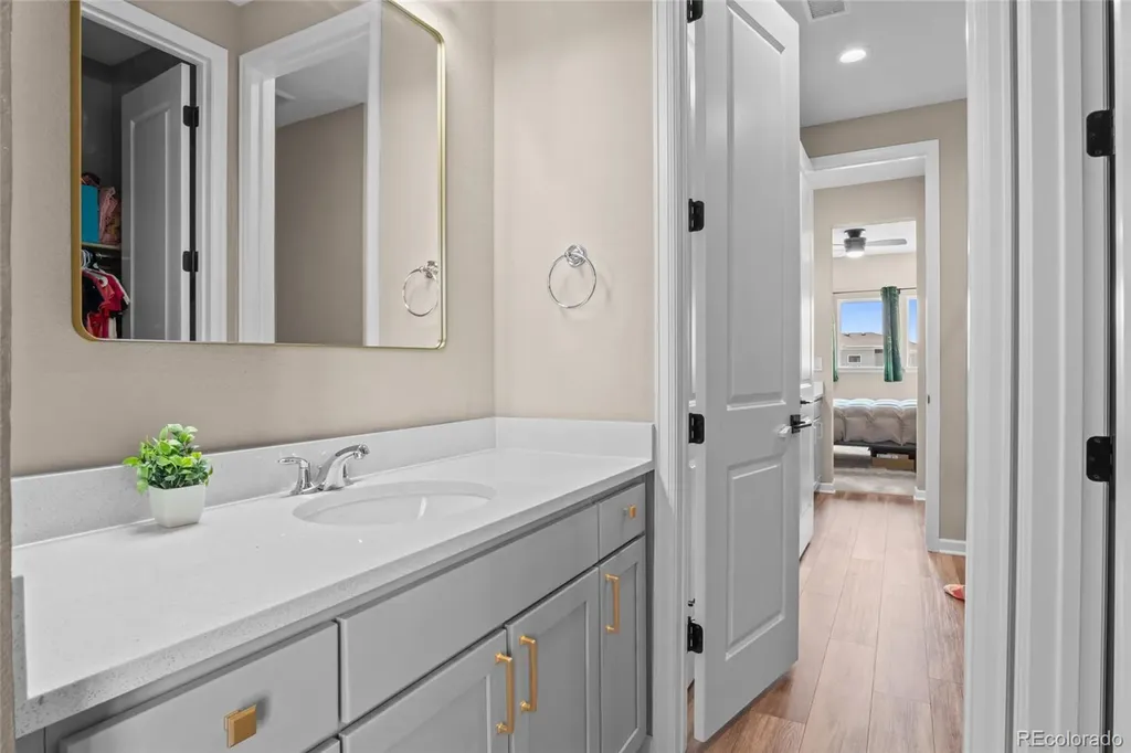 5909 Los Olivas Point Parker CO 80134