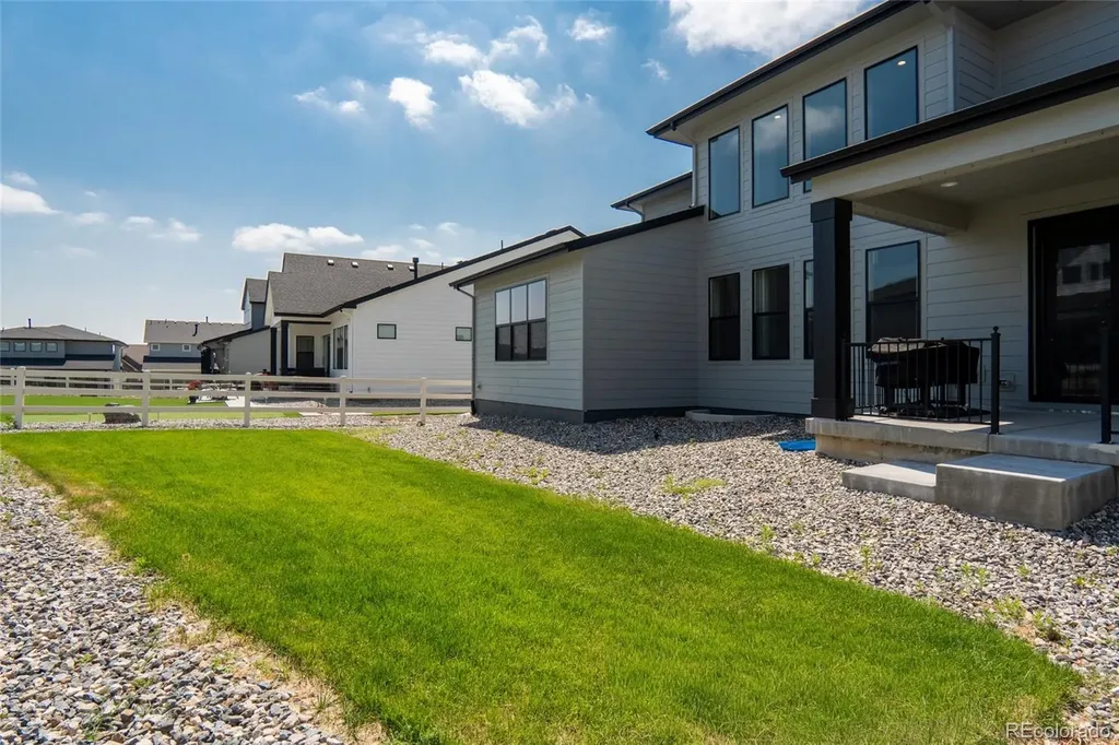 5909 Los Olivas Point Parker CO 80134