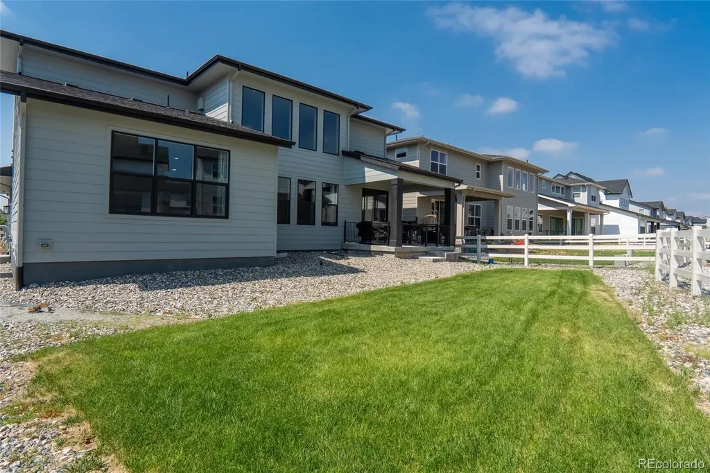 5909 Los Olivas Point Parker CO 80134
