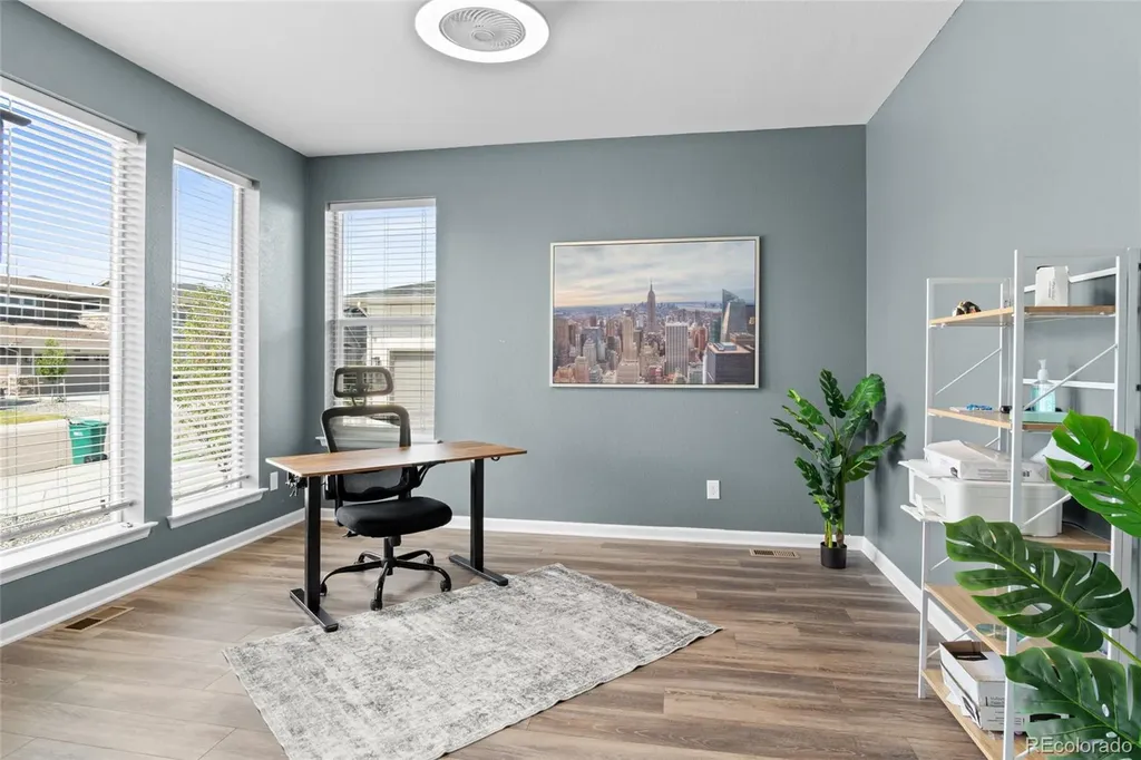 5909 Los Olivas Point Parker CO 80134