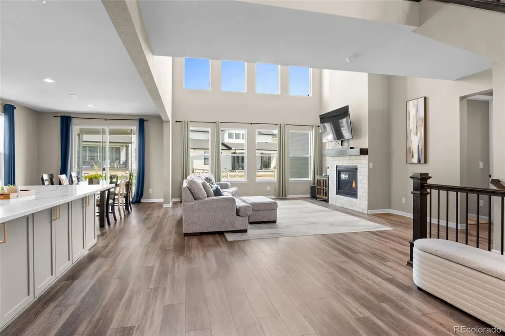 5909 Los Olivas Point Parker CO 80134
