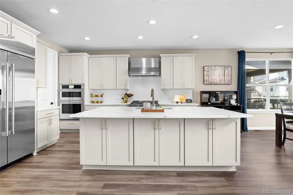 5909 Los Olivas Point Parker CO 80134