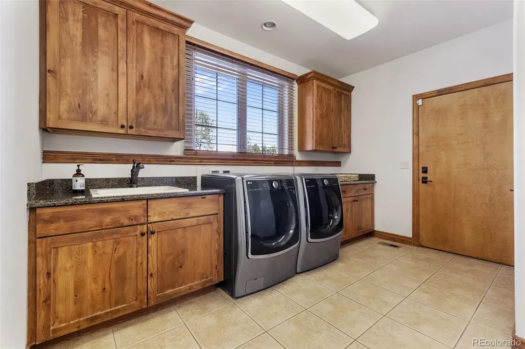 590 Cumberland Road Larkspur CO 80118