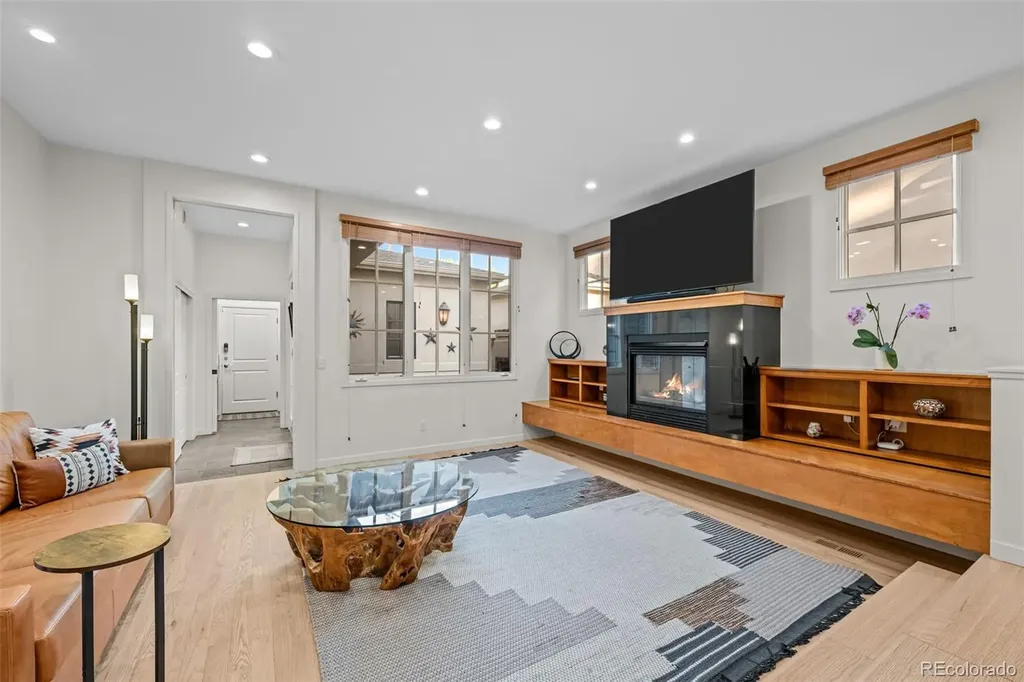 6 S Madison Street Denver CO 80209