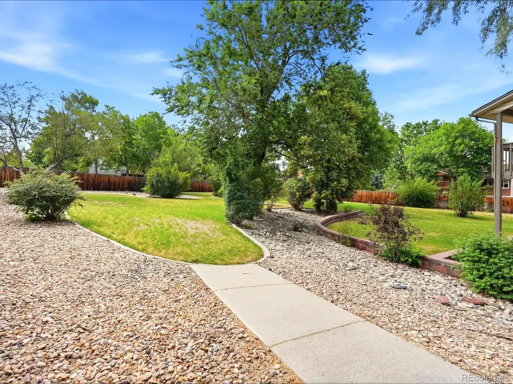7209 Secrest Court Arvada CO 80007