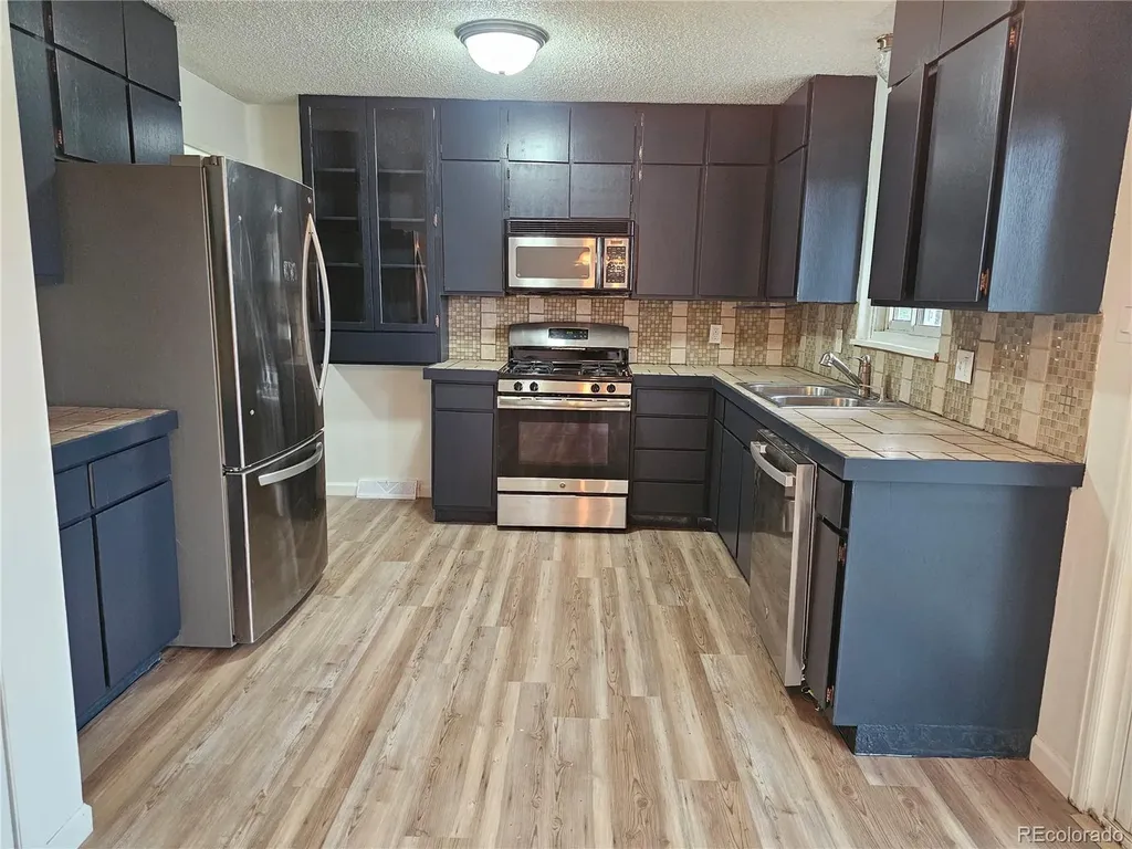 3407 W 4th Street Road Greeley CO 80634