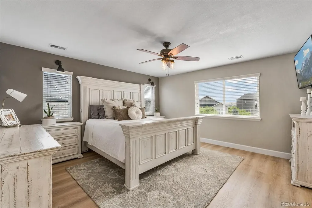 9864 Eagle River Street Littleton CO 80125