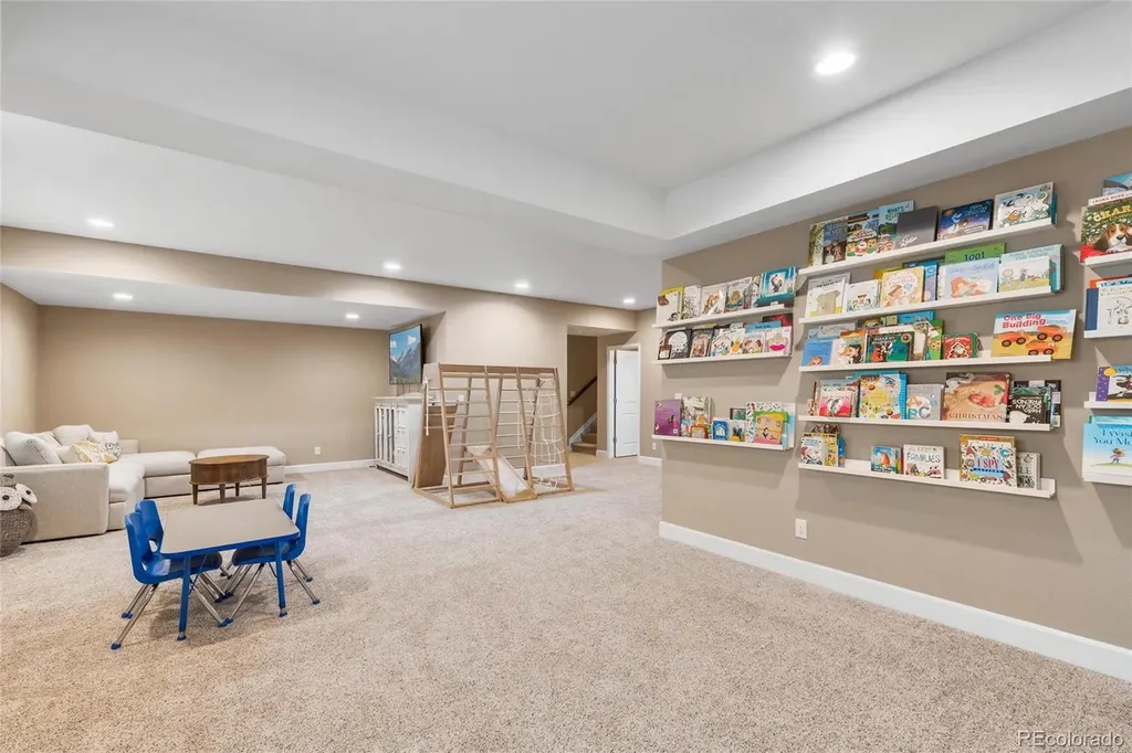 9864 Eagle River Street Littleton CO 80125