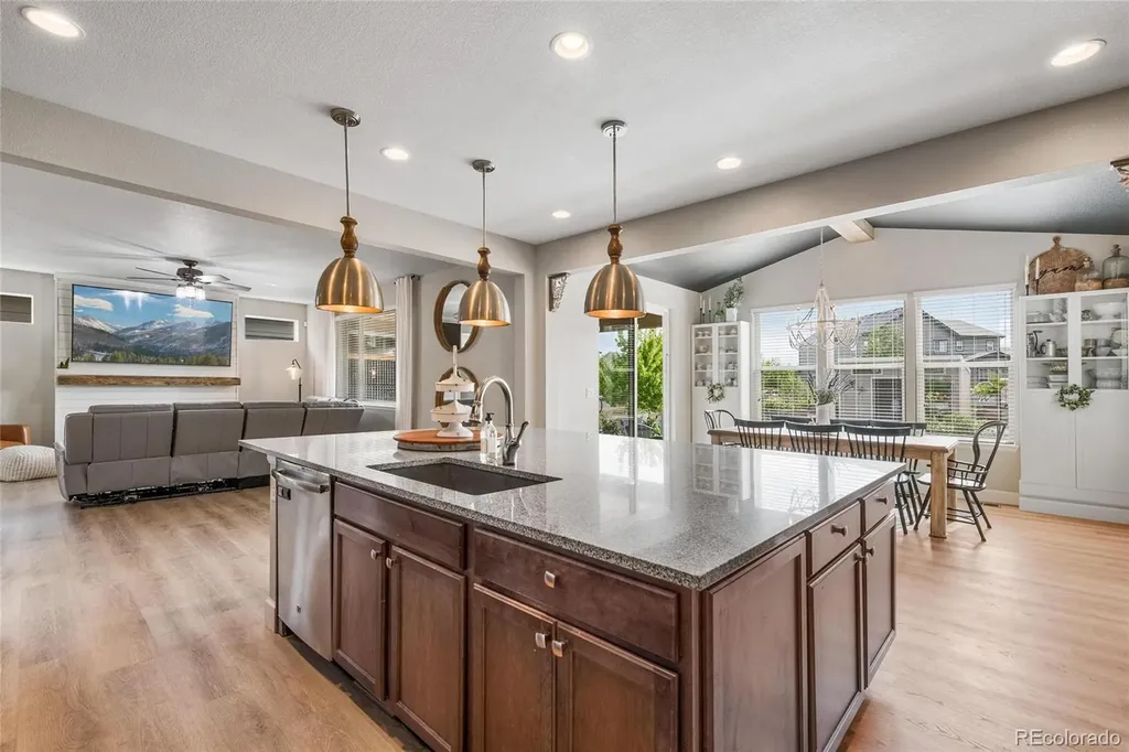 9864 Eagle River Street Littleton CO 80125