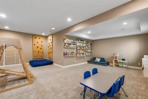 9864 Eagle River Street Littleton CO 80125