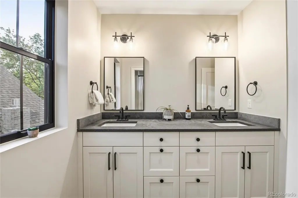 3364 W Moncrieff Place Denver CO 80211