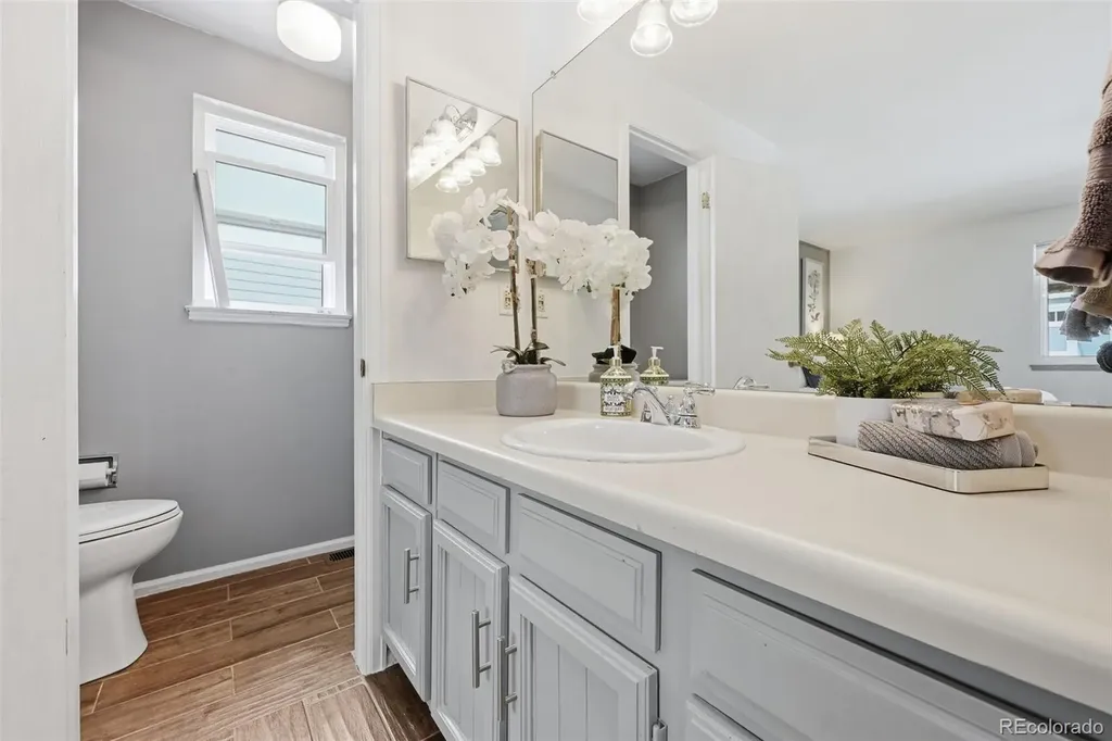 4973 S Hoyt Street Littleton CO 80123