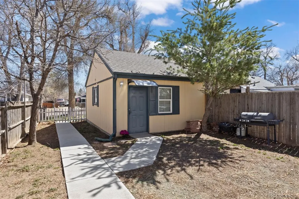 1343 Valentia Street Denver CO 80220