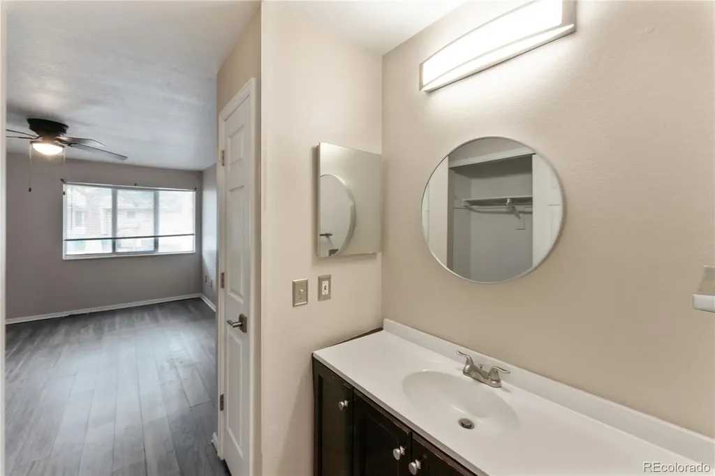 2181 S Troy Way Aurora CO 80014