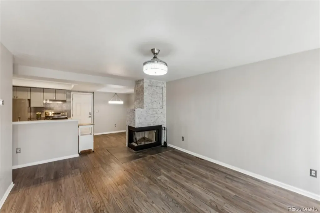 2181 S Troy Way Aurora CO 80014