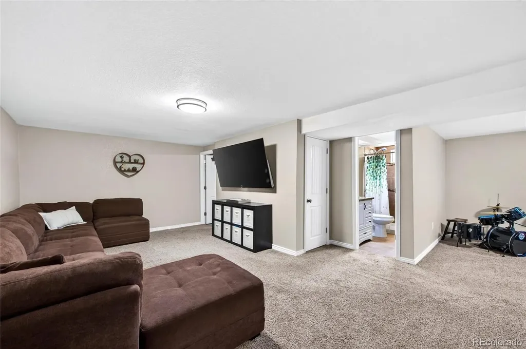 7513 Saulsbury Street Arvada CO 80003